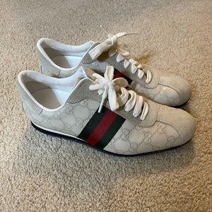 Classic Gucci tennis shoe